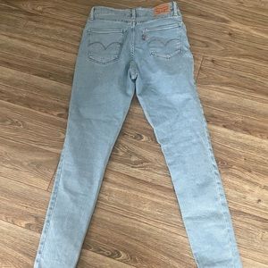 Levi’s skinny jeans